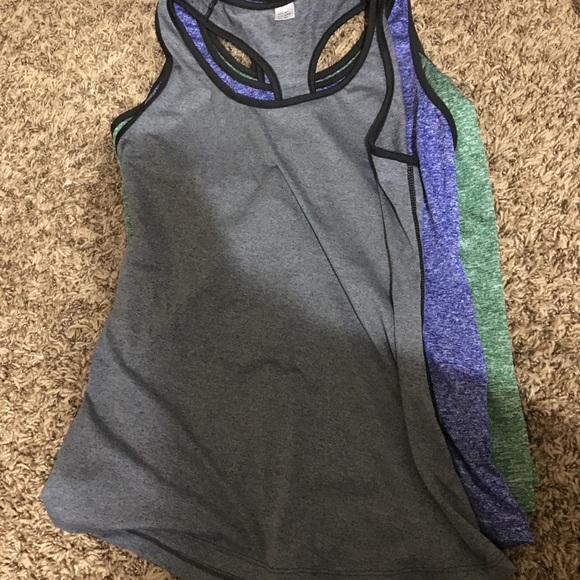 ❤️3/$15 set of Dry fit work out tanks - Picture 2 of 2